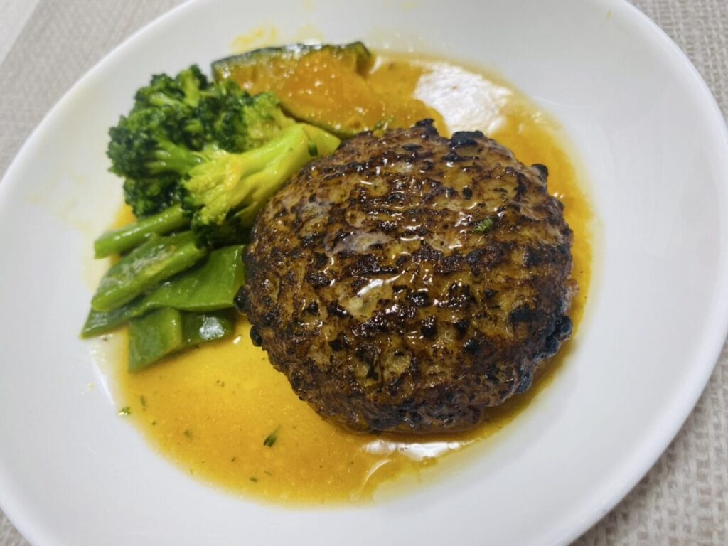 鰹香る和風出汁の直火焼きハンバーグ 写真