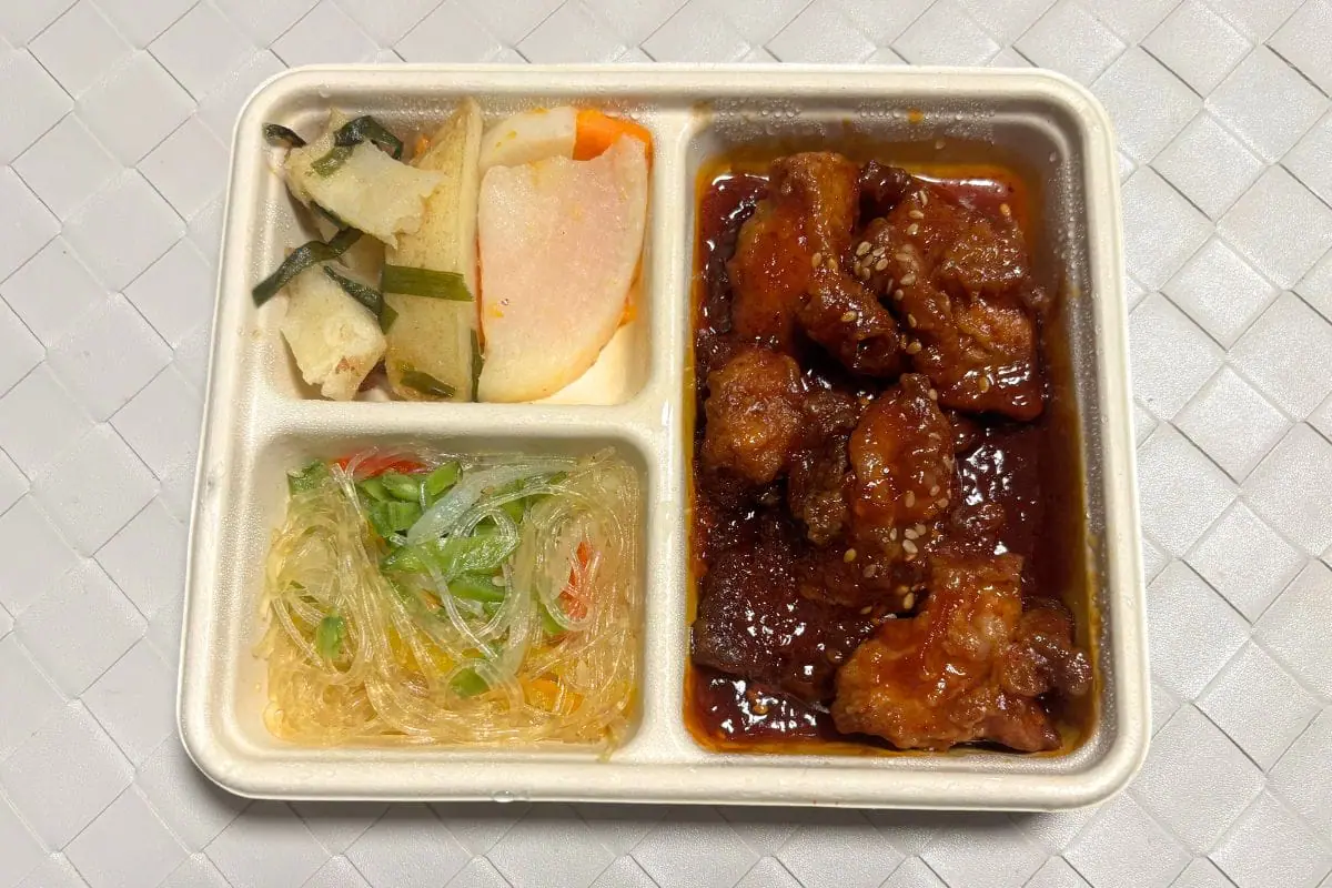 米油で揚げた甘辛ヤンニョムチキン