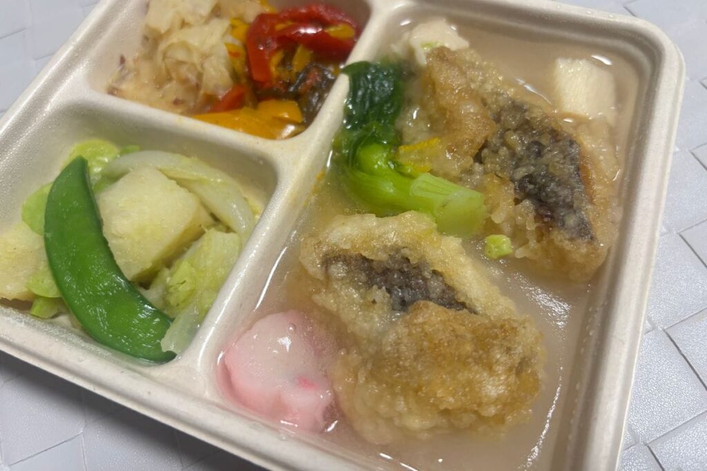 白身魚の揚げ物 はまぐり出汁香るあんかけ仕立て　アップ