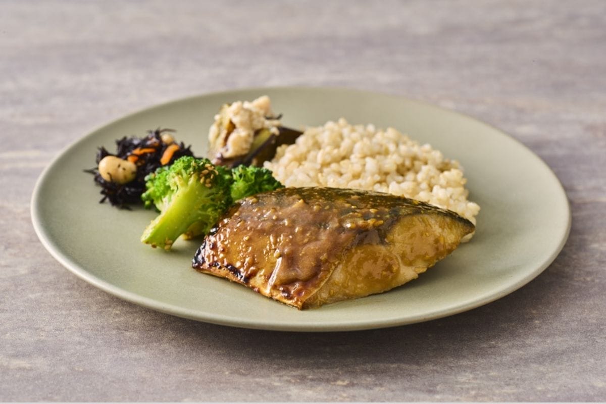 特製醤油と味噌で仕込んだジューシー鯖の味噌焼き