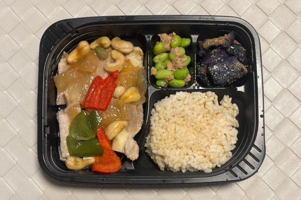 食欲そそる鶏もも肉のカシューナッツ炒め