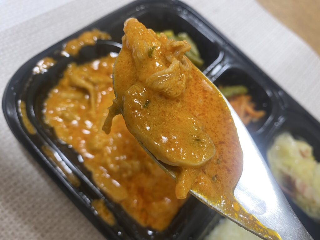 ワタミの宅食ダイレクト ビーフストロガノフ 写真